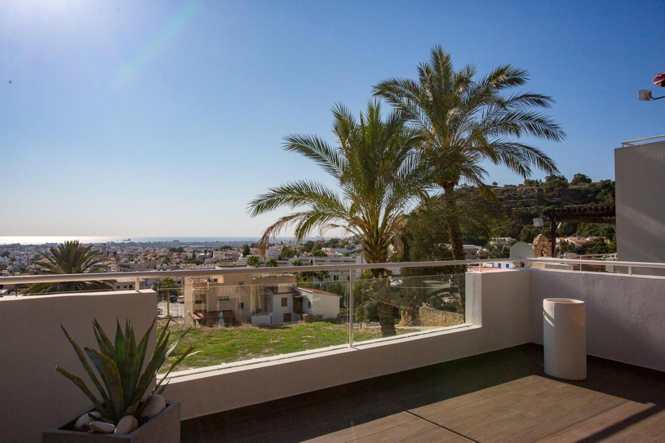 Penthouse Duplex Overlooking The Mediterranean Ларнака Екстер'єр фото